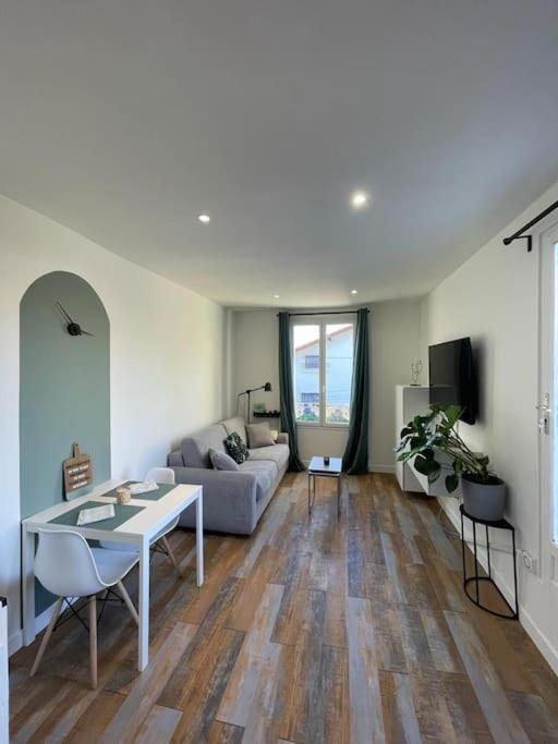 Charmant Studio Tout Equipe Aux Portes De Paris Bagnolet Zewnętrze zdjęcie